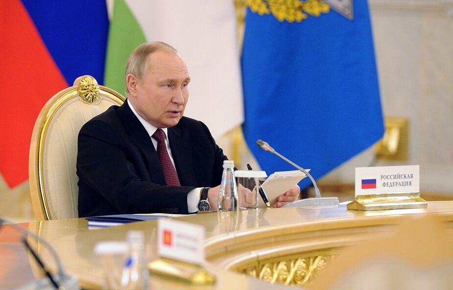 Putin pogarsza sytuację Rosji na wojnie. Wtrąca się i sam podejmuje decyzje wojskowe