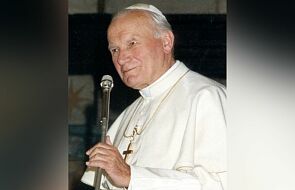Czego uczy nas Jan Paweł II? Olga Szomańska i Marek Piekarczyk śpiewają utwór na 102. rocznicę urodzin papieża