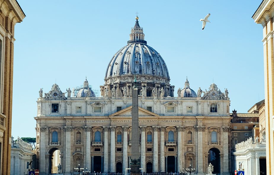 Watykan: Polacy modlili się przy grobie św. Jana Pawła II