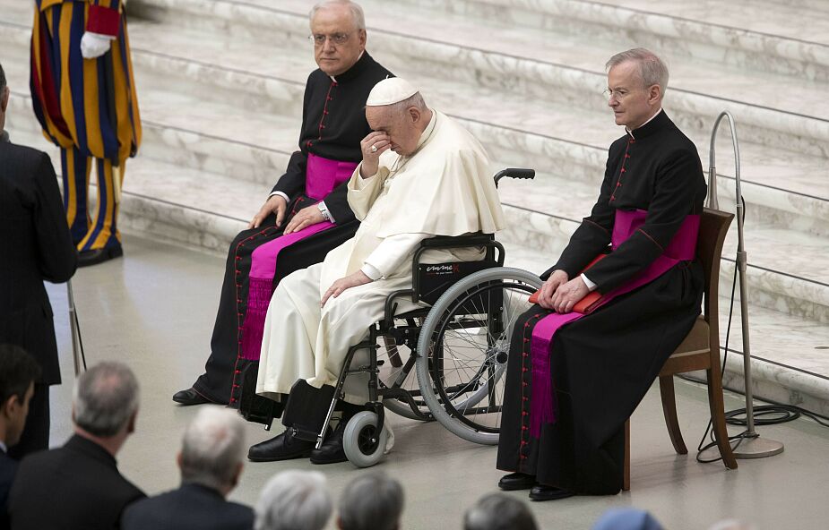 Papież nie chce poddawać się operacjom. Po ostatniej miał nieprzyjemne konsekwencje