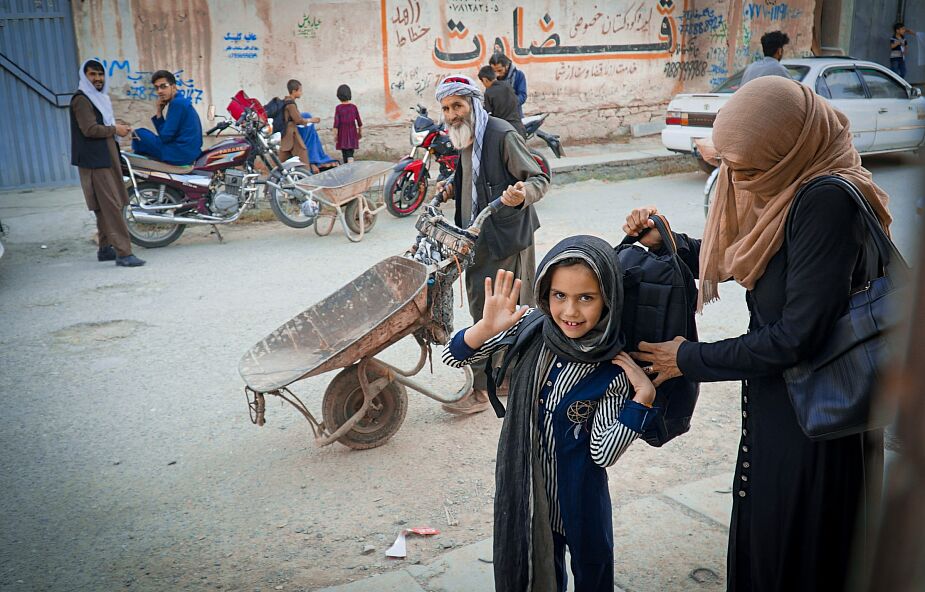Dramatyczna sytuacja afgańskich kobiet. "Głód zagląda im w oczy"