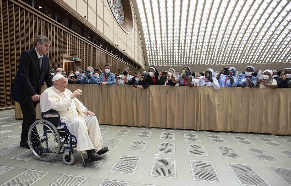 Niepokój o zdrowie Franciszka. Papież nie zmienia programu, nie odwołuje podróży zagranicznych