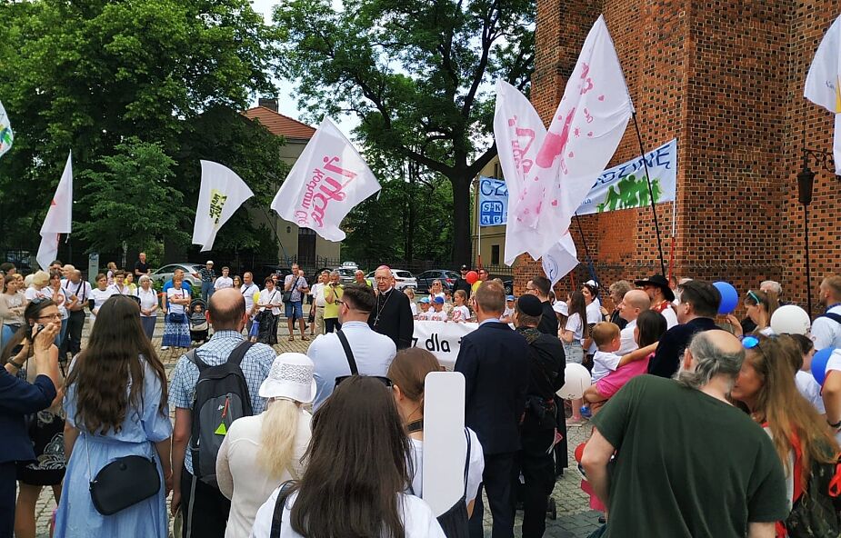 „Jestem, Żyję, Kocham”. Marsz dla Życia przeszedł ulicami Poznania