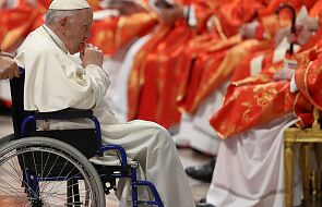 Papież chce odwiedzić Ukrainę. Przeszkodą jest jego choroba kolan