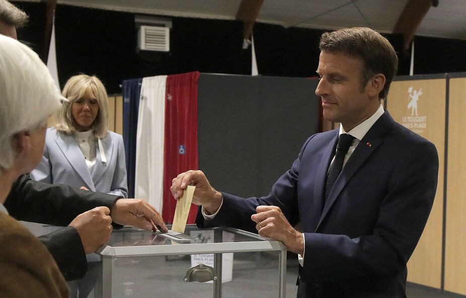 Francja: Oficjalne wyniki wyborów parlamentarnych. Zwycięstwo koalicji prezydenckiej