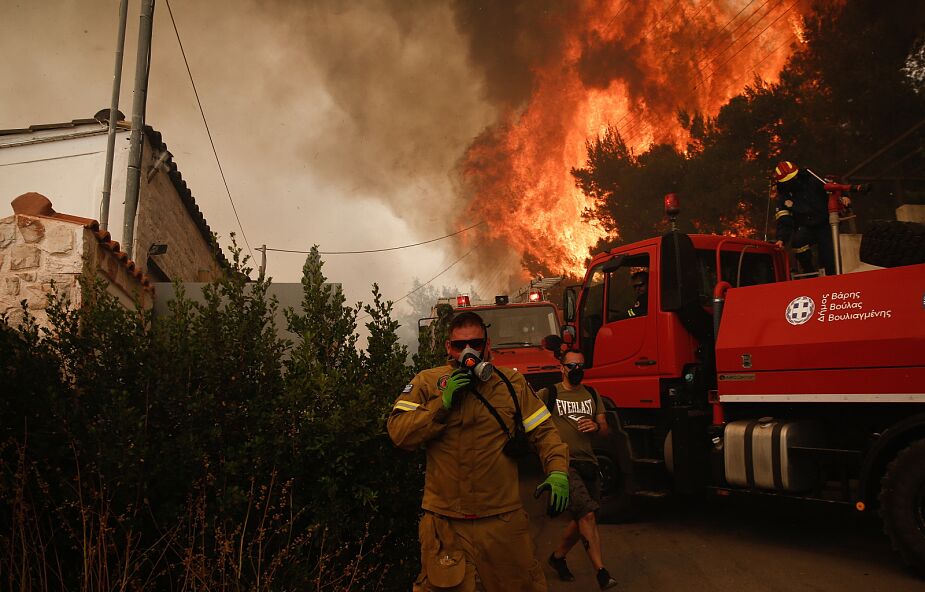 Pożary na przedmieściach Aten zagrażają mieszkańcom. Rozpoczęto ewakuację