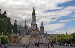 Pożar w sanktuarium maryjnym w Lourdes. Zniszczona połowa kaplic światła