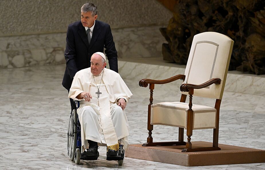 Watykan: kardynałowie z całego świata przybyli na konsystorz i naradę z papieżem