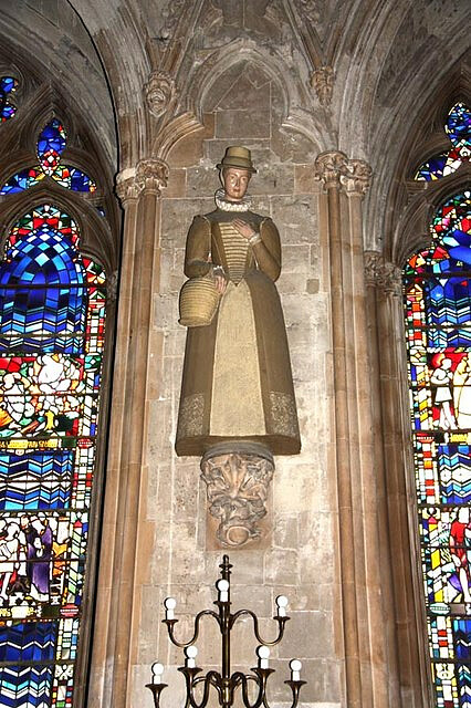 Figura św. Małgorzaty Ward - John Salmon / St Etheldreda, Ely Place, London EC1 - Nave statue