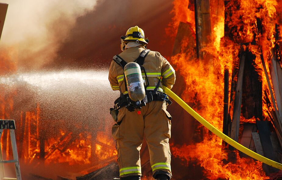 Tragedia w USA. Strażak jechał gasić pożar, w którym ginęła jego rodzina. Mężczyzna stracił dzieci i wnuki
