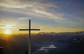 Krzyż jest znakiem "umiłowania świata" przez Boga