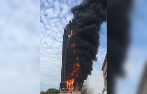 Chiny: doszczętnie spłonął 218-metrowy biurowiec w mieście Changsha