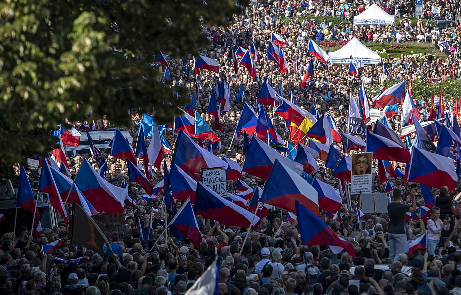 Czechy: nawet 100 tys. antyrządowych demonstrantów w centrum Pragi