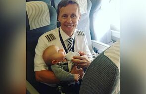 Piękne zachowanie pilota samolotu wobec pasażerki. Zaopiekował się jej dzieckiem