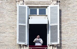 Franciszek po „Anioł Pański” apeluje o pokój, czytanie Biblii i składa życzenia mieszkańcom Dalekiego Wschodu