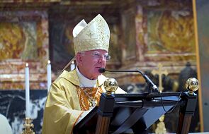 Abp Jędraszewski przy grobie Jana Pawła II: Gromadzimy się tu, by wysławiać Pana Boga za jego życie i posługiwanie