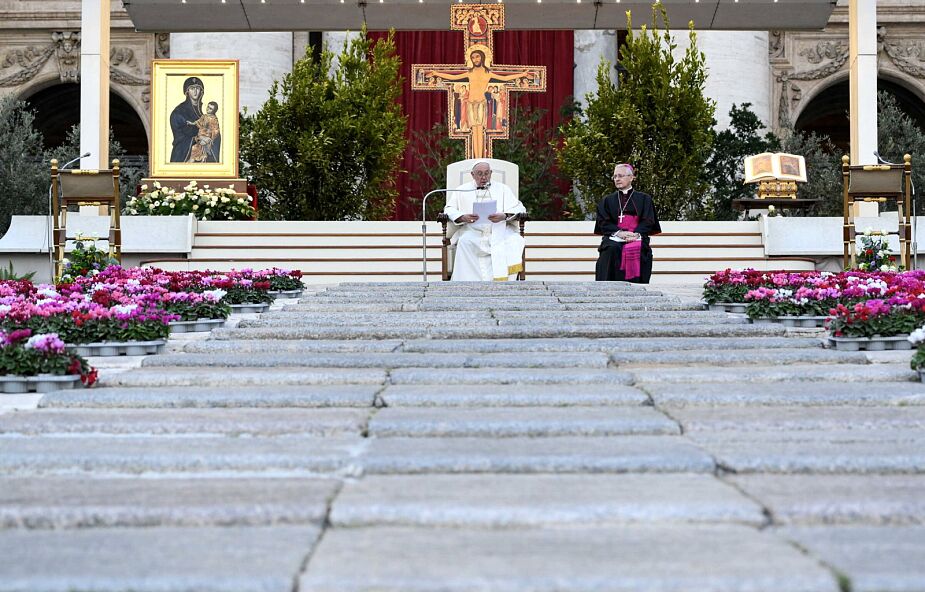 Watykan: uczestnicy Synodu Biskupów rozpoczynają rekolekcje