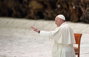 Papież do zakonników: Uciekajcie od smutku, który jest robakiem rujnującym życie