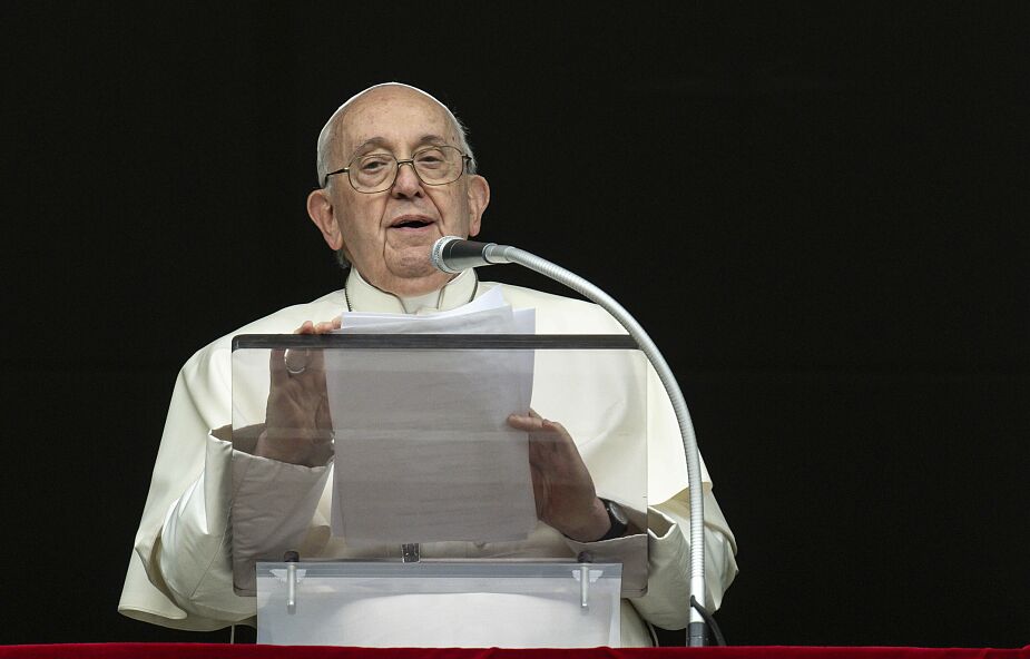 Papież do młodzieży: Bierzecie smartfon i włączacie latarkę, żeby zapewnić światło