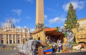 Watykan: Na placu Świętego Piotra rozpoczęła się budowa szopki przywołującej żłóbek św. Franciszka