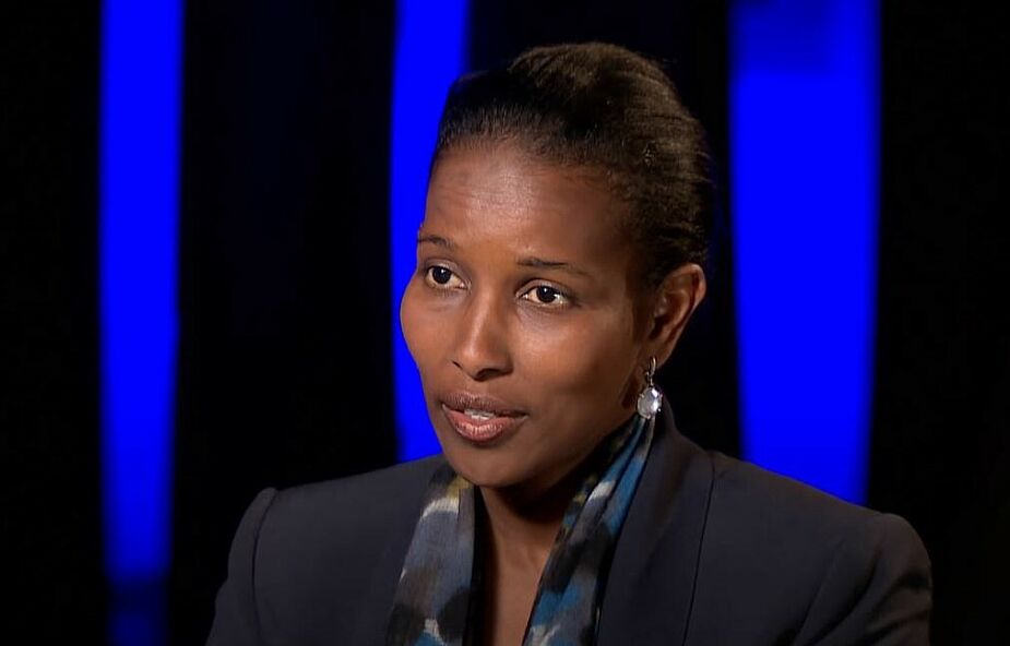 Poruszające świadectwo Ayaan Hirsi Ali. Wojująca z chrześcijaństwem ateistka, sama stała się chrześcijanką