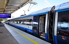 PKP Intercity: W okresie Bożego Narodzenia więcej połączeń i miejsc w pociągach
