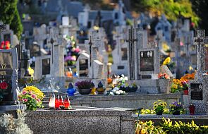 Parafia w Trzebini wprowadziła zakaz wstępu na cmentarz. Istnieje niebezpieczeństwo zapadlisk