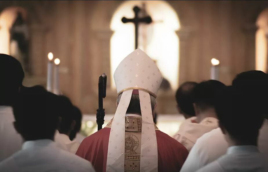 Bp Bätzing: Zdecydowana większość biskupów chce reform związanych z "drogą synodalną"