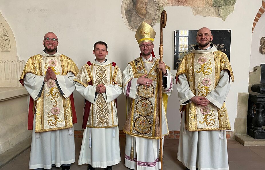 Franciszkanie mają nowych diakonów. Będą pomagać biskupom i księżom w posłudze słowa, ołtarza i miłości