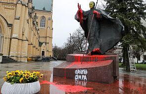 Łódź: w nocy zniszczono pomnik Jana Pawła II przed łódzką katedrą