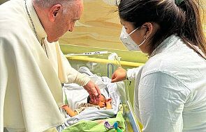 Papież Franciszek ochrzcił w szpitalu dziecko, które wcześniej straciło przytomność