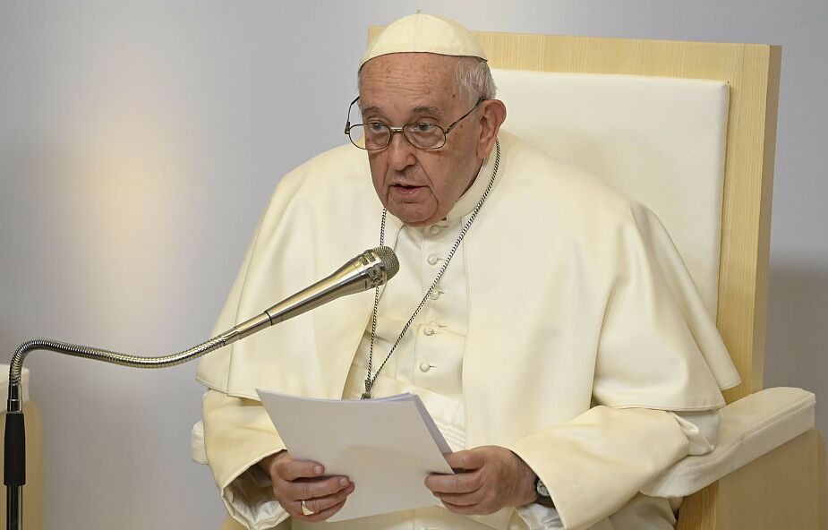 Papież Franciszek prosi o modlitwę za ruchy i wspólnoty kościelne