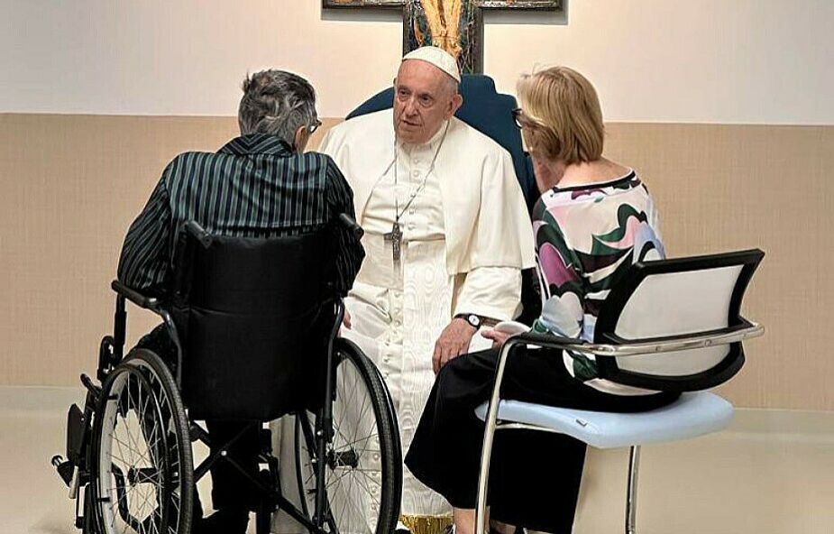 W piątek papież Franciszek opuści szpital i wróci do Watykanu