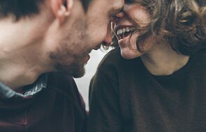 Rozmowa, poczucie humoru i ... Pięć zasad dojrzałego związku