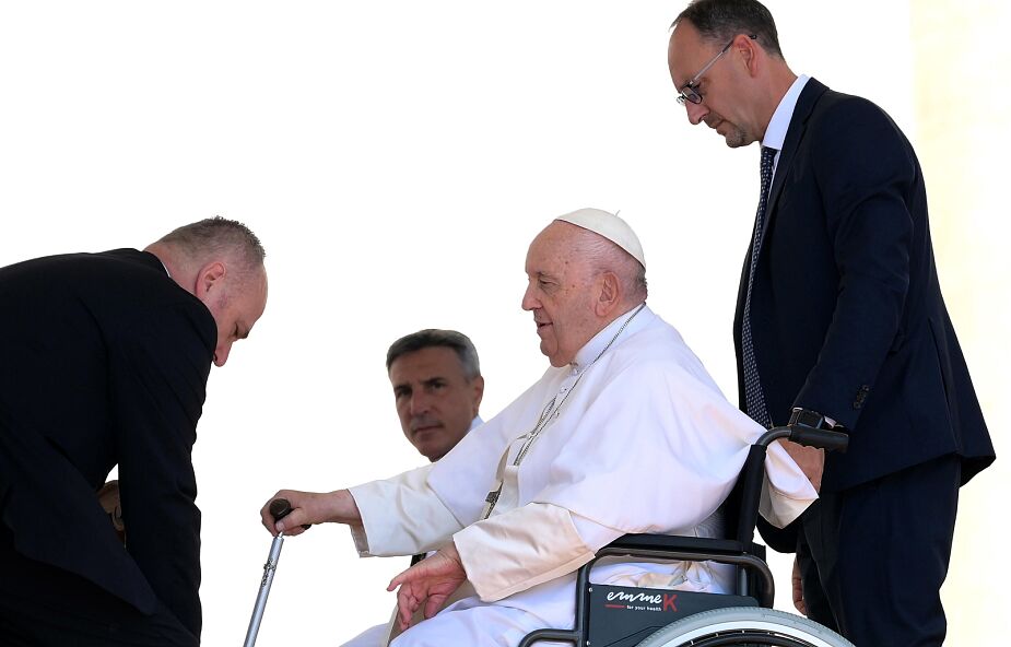 Papież Franciszek będzie w środę operowany w pełnej narkozie
