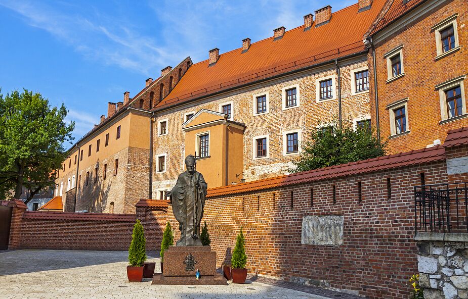 Godzi się dziś w sercu historycznego Krakowa świadczyć publicznie o świętości Jana Pawła II