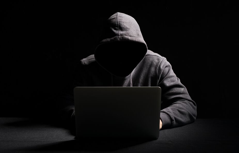 Cyberprzestępcy na Facebooku. KNF ostrzega