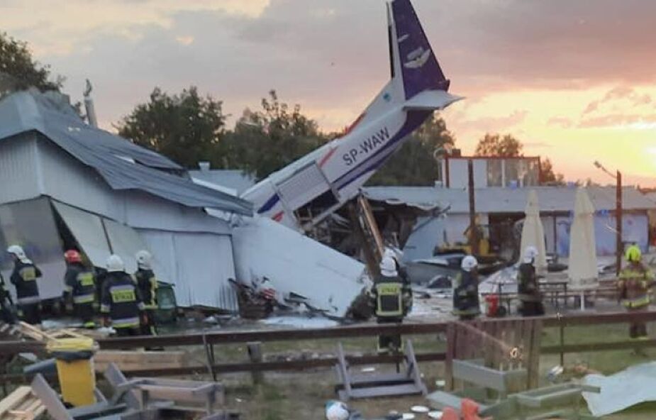 [PILNE!] Samolot runął na hangar. 5 osób nie żyje