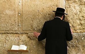 Katolicki duchowny odmówił, gdy Żydzi poprosili go o zasłonięcie krzyża przy Ścianie Płaczu