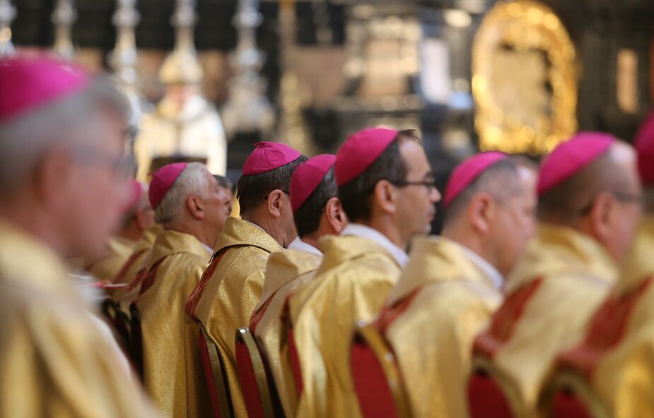 Czy katolik może kwestionować to, co mówi biskup? Dominikanin wyjaśnia