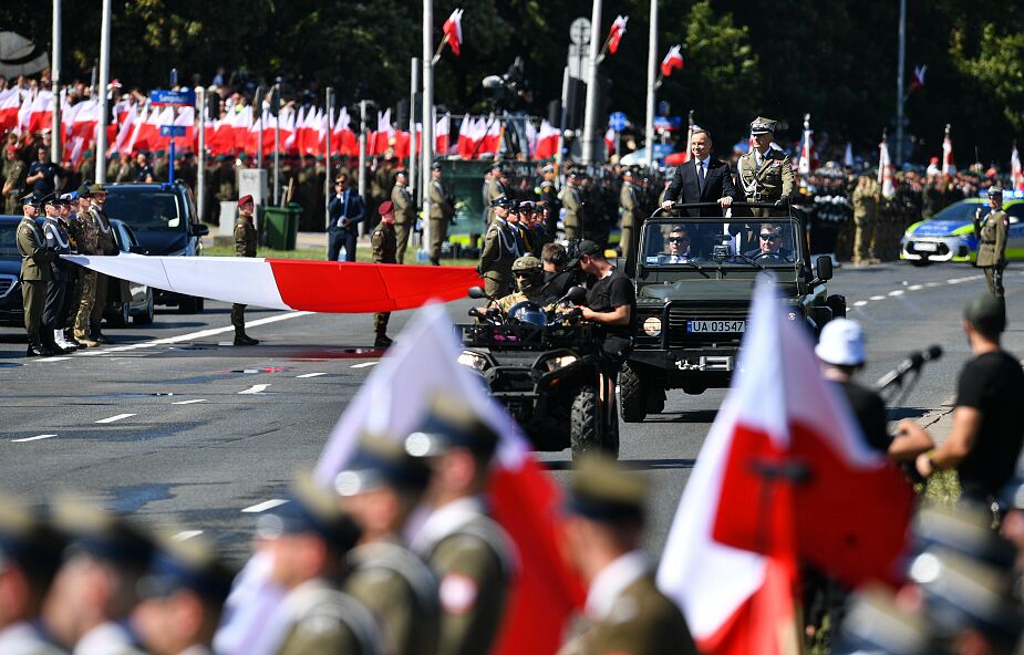Przez Warszawę przemaszerowała defilada wojskowa pod hasłem „Silna Biało-czerwona”