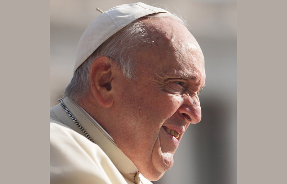 Watykan/ Papież apeluje o złożenie broni na świecie i zmniejszenie wydatków na cele militarne