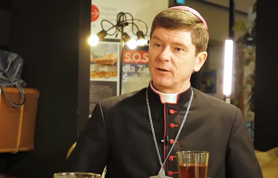 Biskup Kijowa broni papieża przed krytyką za jego słowa o "wielkiej Rosji"
