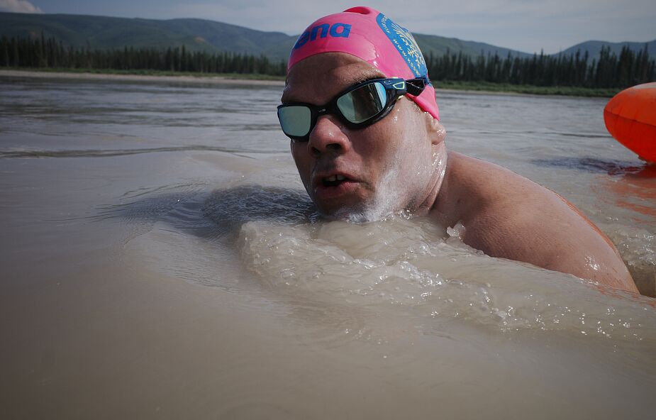 Polak, który przepłynął 250 km w Jukonie: W zimnej wodzie mam najbliższy kontakt z naturą