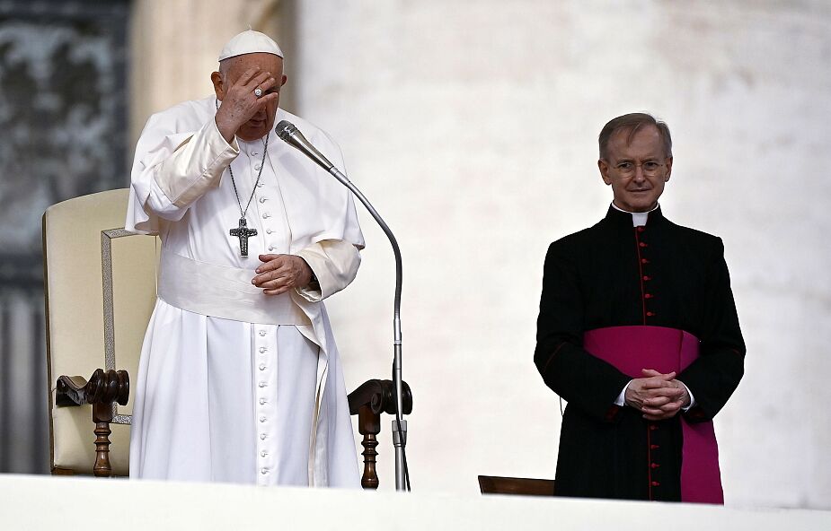 Papież: Klerykalizm prowadzi nas do stawania się osobnikami o kościstych karkach, pełnymi egoizmu