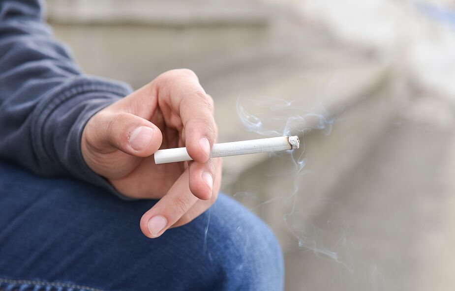 WHO: co roku ponad 8 mln ludzi umiera z powodu palenia tytoniu; coraz więcej państw zaostrza przepisy antynikotynowe