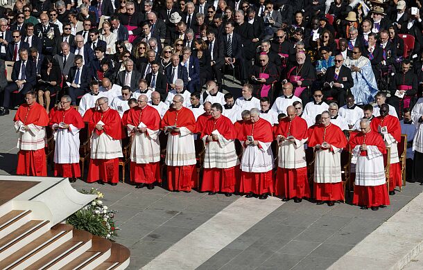 Papież do nowych kardynałów: Zesłanie Ducha nie należy do przeszłości, ale jest aktem, który Bóg nieustannie ponawia