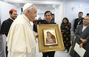 Papież zostawił tu obraz "Maryi Słodkiego Pocałunku". To ostatnie wydarzenie wizyty w Mongolii