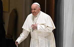 Papież zachęca do walki z różnymi formami łakomstwa