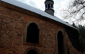 Polski kościół wystawiony na sprzedaż. Tak wygląda świątynia, której nowy właściciel otrzyma cmentarz gratis